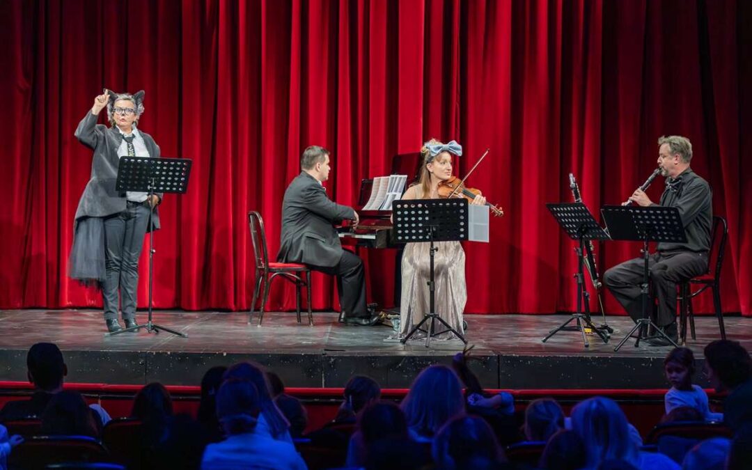 Miševi i mačke naglavačke